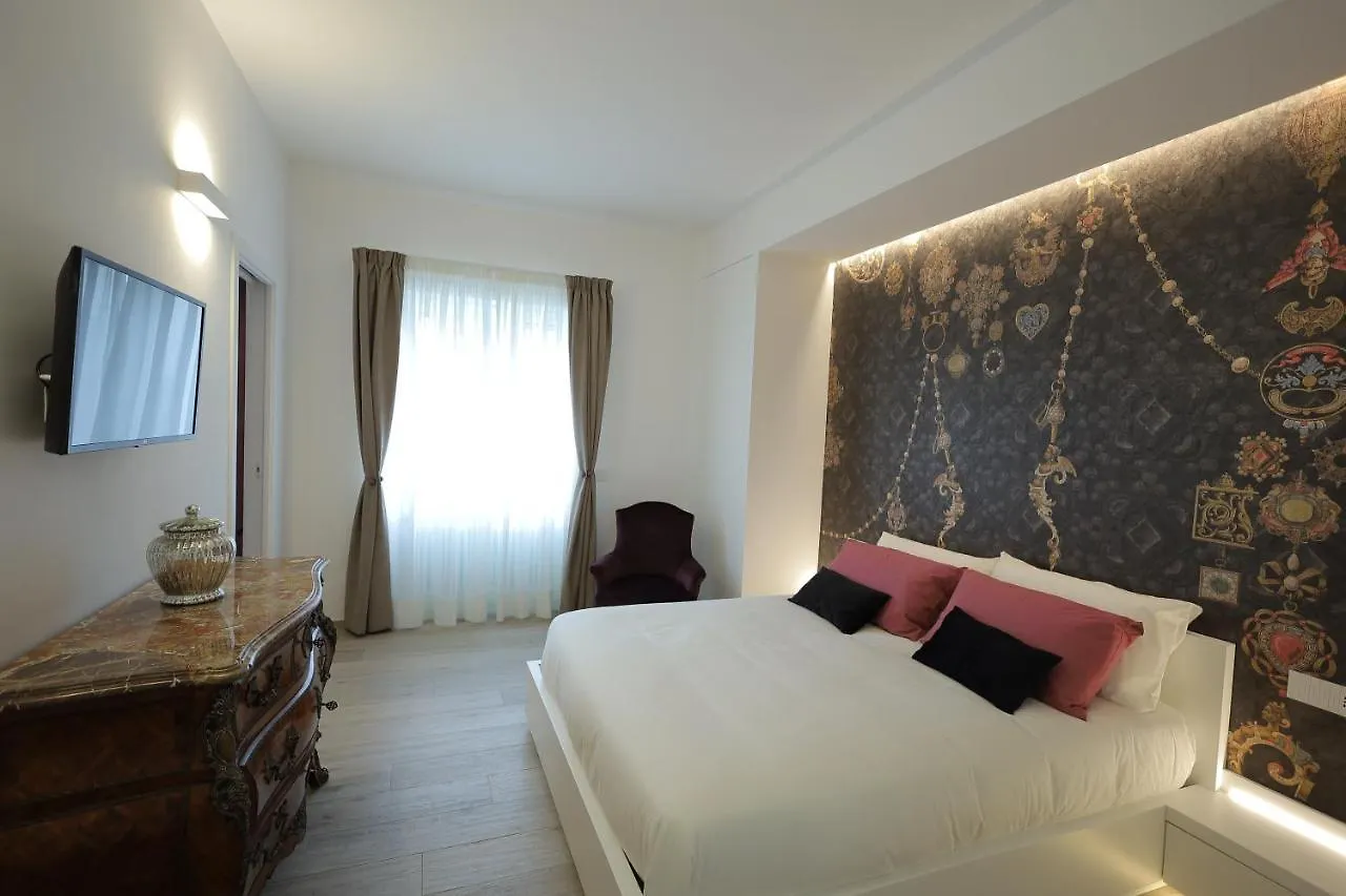 Gonzaga Guest House Naples Italy